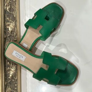 Steve Madden green sandal